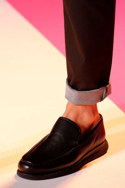 Look 100